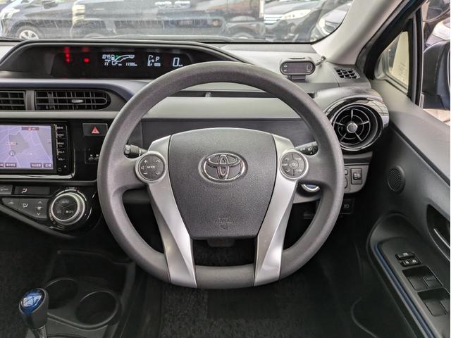 アクア S 純正SDナビ BTオーディオ ETC バックカメラ ワンセグTV スマートキー プッシュスタート オートライト LEDヘッドライト 車線逸脱警報装置 アイドリングストップ ステアリングリモコン(15枚目)