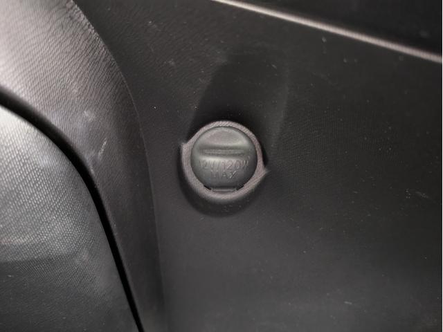 アクア S 純正SDナビ BTオーディオ ETC バックカメラ ワンセグTV スマートキー プッシュスタート オートライト LEDヘッドライト 車線逸脱警報装置 アイドリングストップ ステアリングリモコン(27枚目)