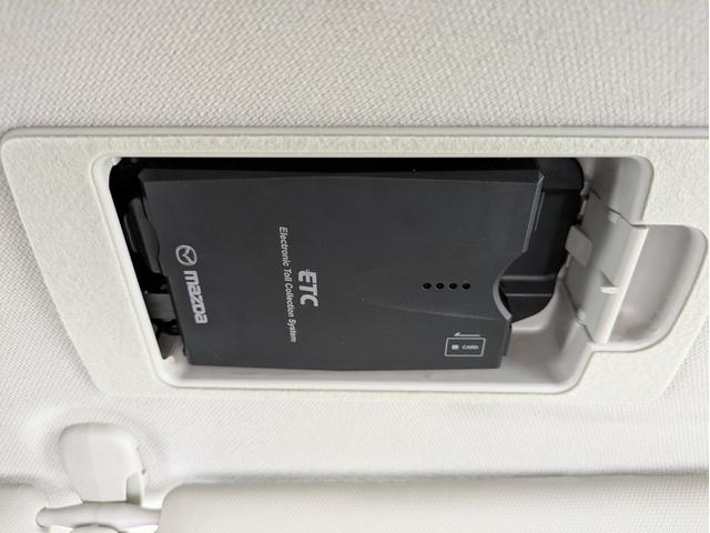 アクセラスポーツ 20Sツーリング Lパッケージ 純正SDナビ BTオーディオ ETC バックカメラ ドラレコ USB入力端子 フルセグTV ワンオーナー車 シートヒーター 電動シート オートライト HIDヘッドライト 追従クルコン 車線逸脱警報装置(31枚目)