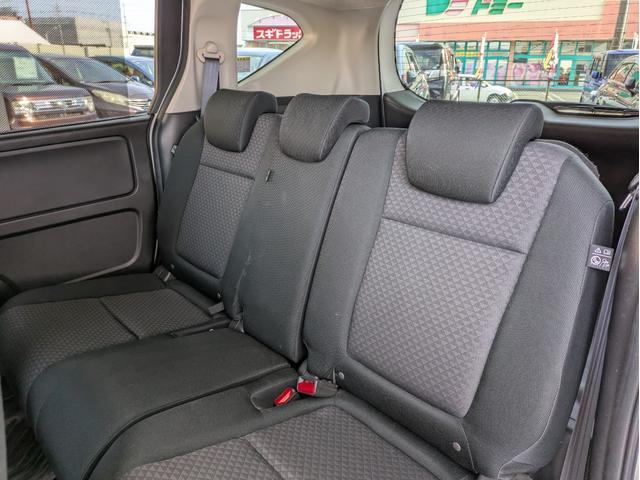 フリード＋ハイブリッド ハイブリッドＧ・ホンダセンシング　純正ＳＤナビ　ＢＴオーディオ　ＥＴＣ　バックカメラ　ＵＳＢ入力端子　フルセグＴＶ　両側電動スライドドア　追従クルコン　衝突軽減ブレーキ　車線逸脱警報　オートライト　ＬＥＤヘッドライト　ウォークスルー（11枚目）