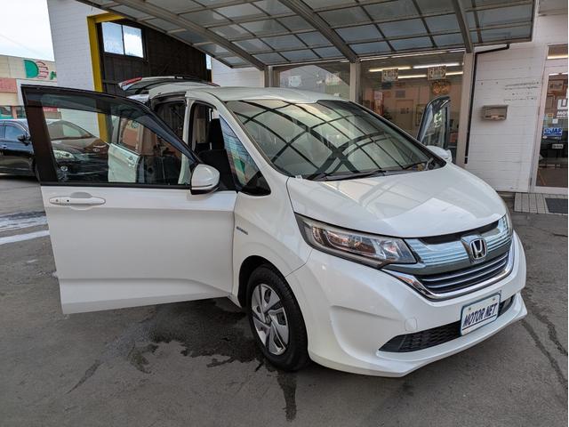 フリード＋ハイブリッド ハイブリッドＧ・ホンダセンシング　純正ＳＤナビ　ＢＴオーディオ　ＥＴＣ　バックカメラ　ＵＳＢ入力端子　フルセグＴＶ　両側電動スライドドア　追従クルコン　衝突軽減ブレーキ　車線逸脱警報　オートライト　ＬＥＤヘッドライト　ウォークスルー（45枚目）