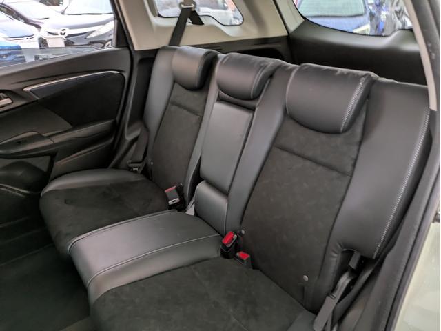 シャトル ハイブリッドＸ　純正ナビ　バックカメラ　フルセグＴＶ　Ｂｌｕｅｔｏｏｔｈオーディオ　ＬＥＤヘッドライト　スマートキー　プッシュスタート　オートエアコン　ＥＴＣ　クルコン　ウインカーミラー　衝突軽減ブレーキ（10枚目）