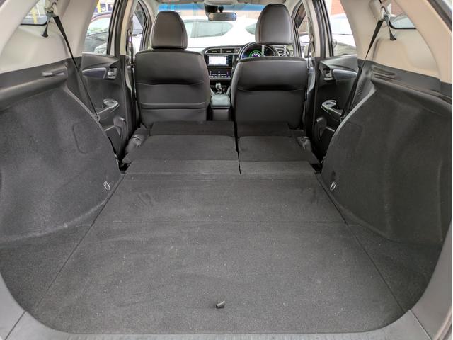 シャトル ハイブリッドＸ　純正ナビ　バックカメラ　フルセグＴＶ　Ｂｌｕｅｔｏｏｔｈオーディオ　ＬＥＤヘッドライト　スマートキー　プッシュスタート　オートエアコン　ＥＴＣ　クルコン　ウインカーミラー　衝突軽減ブレーキ（12枚目）