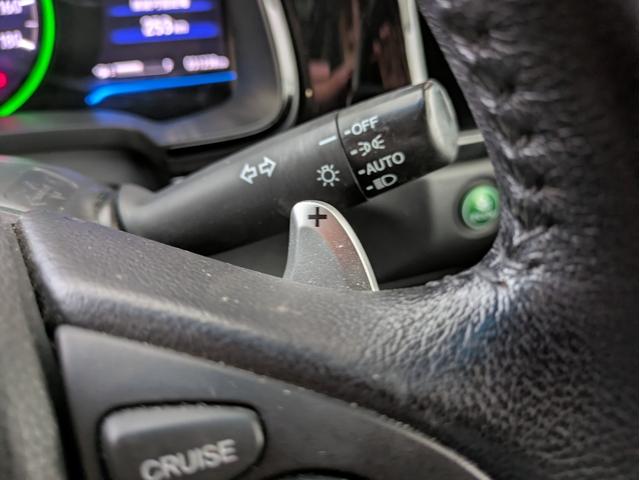 シャトル ハイブリッドＸ　純正ナビ　バックカメラ　フルセグＴＶ　Ｂｌｕｅｔｏｏｔｈオーディオ　ＬＥＤヘッドライト　スマートキー　プッシュスタート　オートエアコン　ＥＴＣ　クルコン　ウインカーミラー　衝突軽減ブレーキ（19枚目）