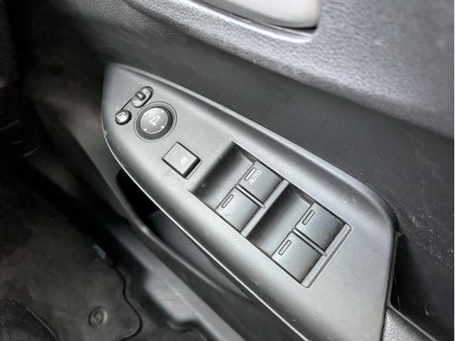 シャトル ハイブリッドＸ　純正ナビ　バックカメラ　フルセグＴＶ　Ｂｌｕｅｔｏｏｔｈオーディオ　ＬＥＤヘッドライト　スマートキー　プッシュスタート　オートエアコン　ＥＴＣ　クルコン　ウインカーミラー　衝突軽減ブレーキ（33枚目）