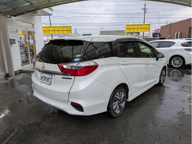 シャトル ハイブリッドＸ　純正ナビ　バックカメラ　フルセグＴＶ　Ｂｌｕｅｔｏｏｔｈオーディオ　ＬＥＤヘッドライト　スマートキー　プッシュスタート　オートエアコン　ＥＴＣ　クルコン　ウインカーミラー　衝突軽減ブレーキ（41枚目）