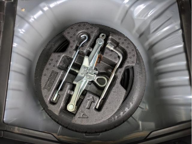 ノート Ｘ　ＤＩＧ－Ｓ　Ｖセレクション＋セーフティ　純正ＳＤナビ　フルセグＴＶ　アラウンドビューモニタ　Ｂｌｕｅｔｏｏｔｈオーディオ　ＣＤ／ＤＶＤ再生　アイドリングストップ　オートエアコン　ＥＴＣ　スマートキー　プッシュスタート　ウインカーミラー（13枚目）