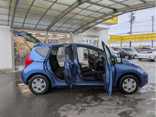 ノート Ｘ　ＤＩＧ－Ｓ　Ｖセレクション＋セーフティ　純正ＳＤナビ　フルセグＴＶ　アラウンドビューモニタ　Ｂｌｕｅｔｏｏｔｈオーディオ　ＣＤ／ＤＶＤ再生　アイドリングストップ　オートエアコン　ＥＴＣ　スマートキー　プッシュスタート　ウインカーミラー（49枚目）