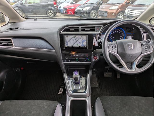 シャトル ハイブリッドX 社外HDDナビ BTオーディオ ETC バックカメラ USB入力端子 フルセグTV 衝突軽減ブレーキ クルーズコントロール ハーフレザーシート オートライト LEDヘッドライト パドルシフト(7枚目)