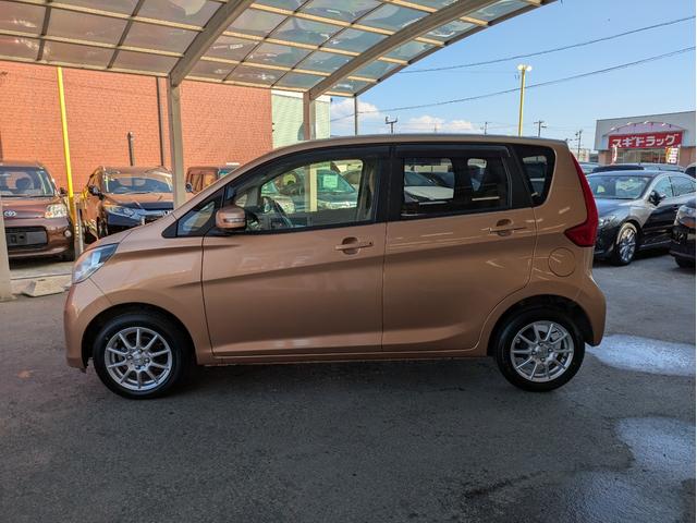 ■モーターネットでは、入庫の際に経験を重ねたスタッフが入念にチェックし自社基準をパスしたお車のみ展示しております。さらに、車のコンディションがお客様にも一目で分かるよう、展示車には車両状態表付