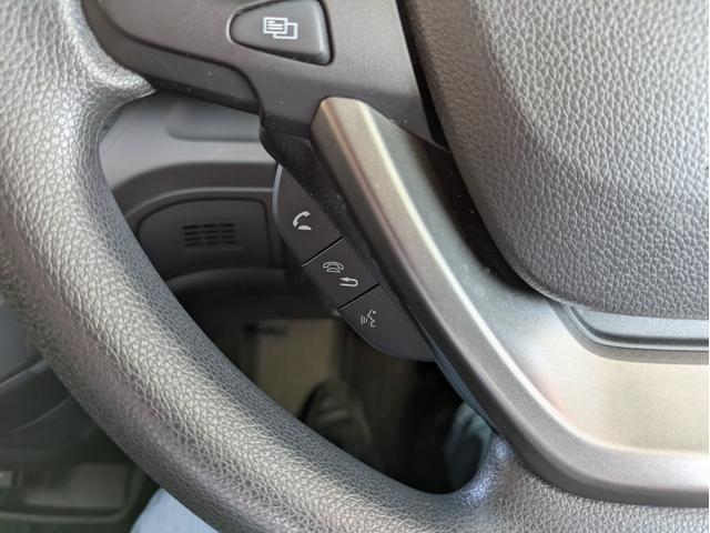 フリード＋ Ｇ・ホンダセンシング　社外ＳＤナビ　ＢＴオーディオ　ドラレコ　ＥＴＣ　バックカメラ　ＣＤ／ＤＶＤ再生　フルセグＴＶ　両側電動スライドドア　追従クルコン　衝突軽減ブレーキ　車線逸脱警報装置　プッシュスタート　ウォークスルー（18枚目）