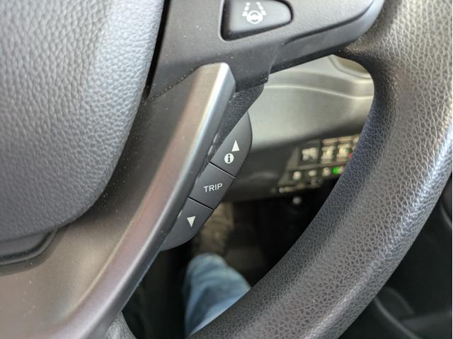 フリード＋ Ｇ・ホンダセンシング　社外ＳＤナビ　ＢＴオーディオ　ドラレコ　ＥＴＣ　バックカメラ　ＣＤ／ＤＶＤ再生　フルセグＴＶ　両側電動スライドドア　追従クルコン　衝突軽減ブレーキ　車線逸脱警報装置　プッシュスタート　ウォークスルー（20枚目）