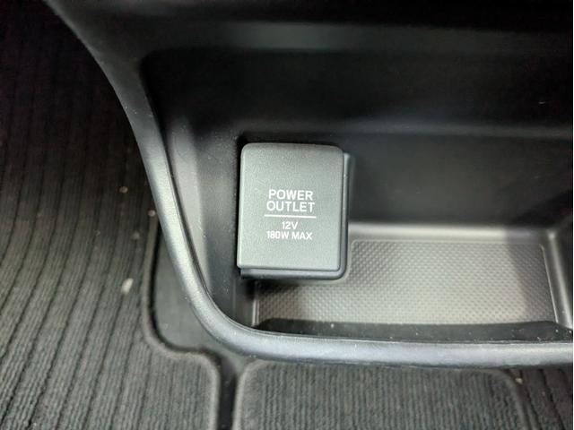 フリード＋ Ｇ・ホンダセンシング　社外ＳＤナビ　ＢＴオーディオ　ドラレコ　ＥＴＣ　バックカメラ　ＣＤ／ＤＶＤ再生　フルセグＴＶ　両側電動スライドドア　追従クルコン　衝突軽減ブレーキ　車線逸脱警報装置　プッシュスタート　ウォークスルー（29枚目）