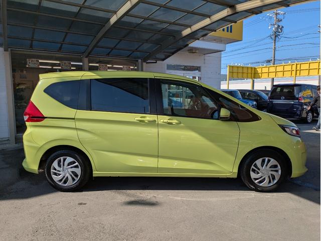 フリード＋ Ｇ・ホンダセンシング　社外ＳＤナビ　ＢＴオーディオ　ドラレコ　ＥＴＣ　バックカメラ　ＣＤ／ＤＶＤ再生　フルセグＴＶ　両側電動スライドドア　追従クルコン　衝突軽減ブレーキ　車線逸脱警報装置　プッシュスタート　ウォークスルー（40枚目）