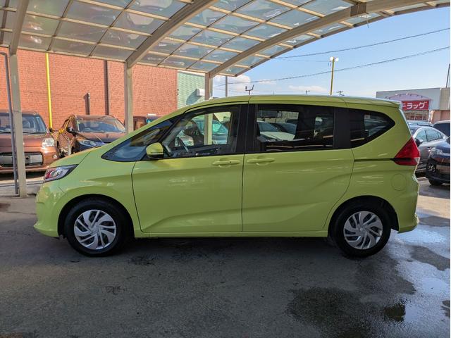 フリード＋ Ｇ・ホンダセンシング　社外ＳＤナビ　ＢＴオーディオ　ドラレコ　ＥＴＣ　バックカメラ　ＣＤ／ＤＶＤ再生　フルセグＴＶ　両側電動スライドドア　追従クルコン　衝突軽減ブレーキ　車線逸脱警報装置　プッシュスタート　ウォークスルー（44枚目）