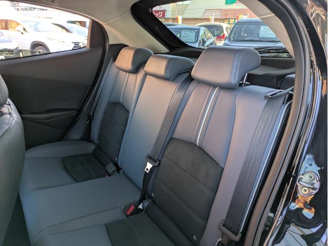 ＭＡＺＤＡ２ １５Ｓ　Ｌパッケージ　純正ＳＤナビ　ＢＴオーディオ　ＥＴＣ　全周囲・バックカメラ　サイド・フロントカメラ　ＵＳＢ入力端子　障害物センサー　車線逸脱警報　衝突軽減ブレーキ　オートライト　ＬＥＤヘッドライト　シートヒーター（10枚目）