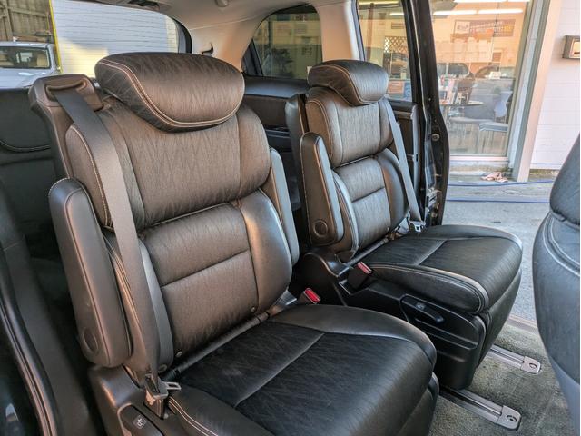 オデッセイ アブソルート・ＥＸホンダセンシング　純正ナビ　ＢＴオーディオ　全周囲・バックカメラ　ＥＴＣ　後席モニター　ＵＳＢ入力端子　追従クルコン　衝突軽減ブレーキ　車線逸脱警報　ハーフレザーシート　フルエアロ　オートライト　両側電動スライドドア（9枚目）