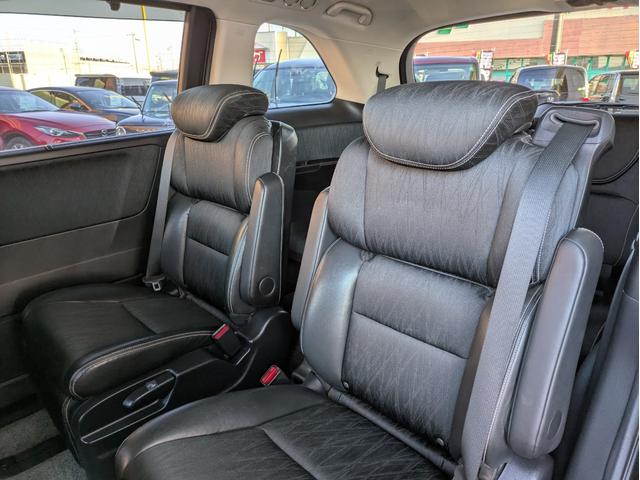 オデッセイ アブソルート・ＥＸホンダセンシング　純正ナビ　ＢＴオーディオ　全周囲・バックカメラ　ＥＴＣ　後席モニター　ＵＳＢ入力端子　追従クルコン　衝突軽減ブレーキ　車線逸脱警報　ハーフレザーシート　フルエアロ　オートライト　両側電動スライドドア（12枚目）