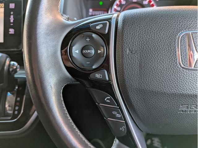 オデッセイ アブソルート・ＥＸホンダセンシング　純正ナビ　ＢＴオーディオ　全周囲・バックカメラ　ＥＴＣ　後席モニター　ＵＳＢ入力端子　追従クルコン　衝突軽減ブレーキ　車線逸脱警報　ハーフレザーシート　フルエアロ　オートライト　両側電動スライドドア（17枚目）