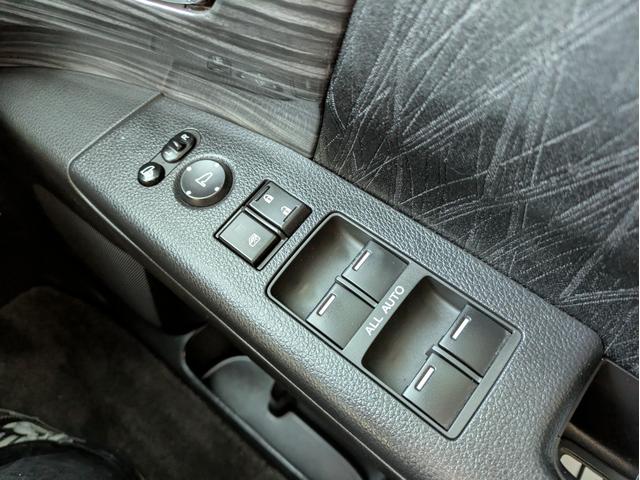オデッセイ アブソルート・ＥＸホンダセンシング　純正ナビ　ＢＴオーディオ　全周囲・バックカメラ　ＥＴＣ　後席モニター　ＵＳＢ入力端子　追従クルコン　衝突軽減ブレーキ　車線逸脱警報　ハーフレザーシート　フルエアロ　オートライト　両側電動スライドドア（33枚目）