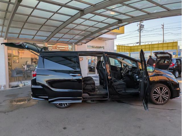 オデッセイ アブソルート・ＥＸホンダセンシング　純正ナビ　ＢＴオーディオ　全周囲・バックカメラ　ＥＴＣ　後席モニター　ＵＳＢ入力端子　追従クルコン　衝突軽減ブレーキ　車線逸脱警報　ハーフレザーシート　フルエアロ　オートライト　両側電動スライドドア（58枚目）