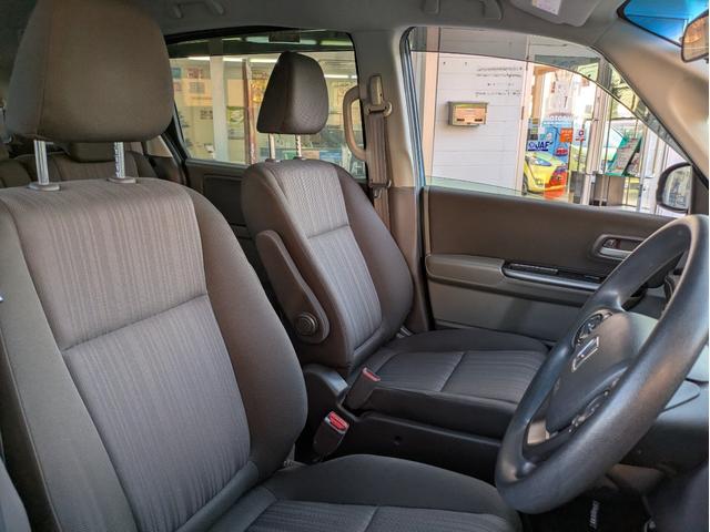 フリード Ｇ・ホンダセンシング　純正ＳＤナビ　ＢＴオーディオ　ＥＴＣ　バックカメラ　ドラレコ　フルセグＴＶ　ＣＤ／ＤＶＤ再生　両側電動スライドドア　追従クルコン　衝突軽減ブレーキ　車線逸脱警報　社外アルミ　プッシュスタート（8枚目）