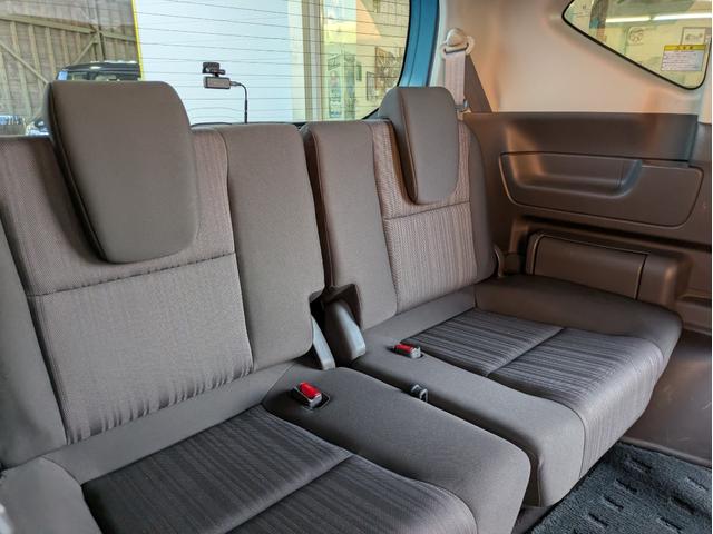 フリード Ｇ・ホンダセンシング　純正ＳＤナビ　ＢＴオーディオ　ＥＴＣ　バックカメラ　ドラレコ　フルセグＴＶ　ＣＤ／ＤＶＤ再生　両側電動スライドドア　追従クルコン　衝突軽減ブレーキ　車線逸脱警報　社外アルミ　プッシュスタート（10枚目）