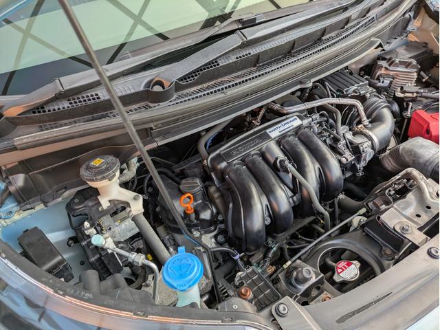 フリード Ｇ・ホンダセンシング　純正ＳＤナビ　ＢＴオーディオ　ＥＴＣ　バックカメラ　ドラレコ　フルセグＴＶ　ＣＤ／ＤＶＤ再生　両側電動スライドドア　追従クルコン　衝突軽減ブレーキ　車線逸脱警報　社外アルミ　プッシュスタート（67枚目）