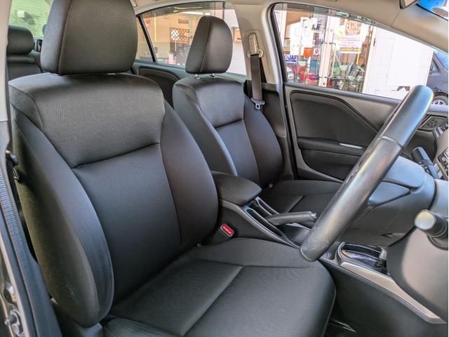 グレイス ＬＸ　純正ディスプレイオーディオ　ワンセグＴＶ　ＥＴＣ　バックカメラ　ＵＳＢ入力端子　ステアリングリモコン　ＬＥＤヘッドライト　フロントフォグランプ　プッシュスタート　アイドリングストップ（8枚目）