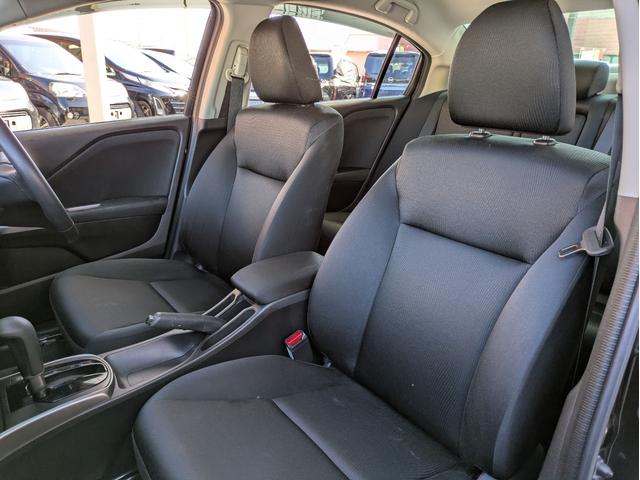 グレイス ＬＸ　純正ディスプレイオーディオ　ワンセグＴＶ　ＥＴＣ　バックカメラ　ＵＳＢ入力端子　ステアリングリモコン　ＬＥＤヘッドライト　フロントフォグランプ　プッシュスタート　アイドリングストップ（9枚目）