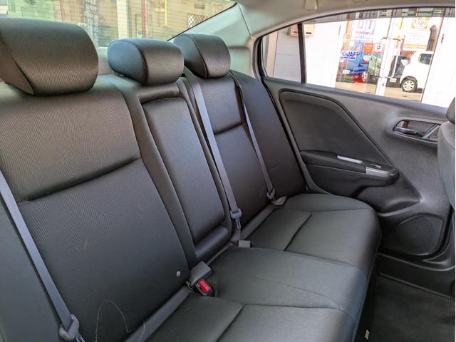 グレイス ＬＸ　純正ディスプレイオーディオ　ワンセグＴＶ　ＥＴＣ　バックカメラ　ＵＳＢ入力端子　ステアリングリモコン　ＬＥＤヘッドライト　フロントフォグランプ　プッシュスタート　アイドリングストップ（10枚目）