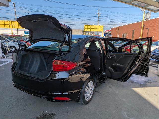 グレイス ＬＸ　純正ディスプレイオーディオ　ワンセグＴＶ　ＥＴＣ　バックカメラ　ＵＳＢ入力端子　ステアリングリモコン　ＬＥＤヘッドライト　フロントフォグランプ　プッシュスタート　アイドリングストップ（52枚目）