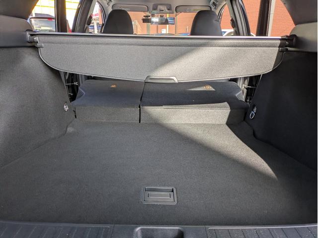 プリウス Ｓ　純正ＳＤナビ　ＢＴオーディオ　ＥＴＣ　バックカメラ　ワンセグＴＶ　ＣＤ再生　オートライト　ＬＥＤヘッドライト　ステアリングリモコン　プッシュスタート　純正１５インチＡＷ　アイドリングストップ（13枚目）