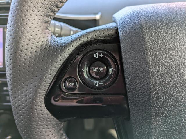 プリウス Ｓ　純正ＳＤナビ　ＢＴオーディオ　ＥＴＣ　バックカメラ　ワンセグＴＶ　ＣＤ再生　オートライト　ＬＥＤヘッドライト　ステアリングリモコン　プッシュスタート　純正１５インチＡＷ　アイドリングストップ（16枚目）