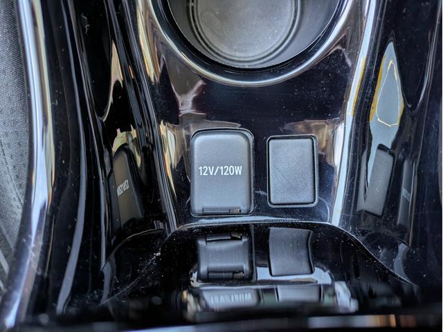 プリウス Ｓ　純正ＳＤナビ　ＢＴオーディオ　ＥＴＣ　バックカメラ　ワンセグＴＶ　ＣＤ再生　オートライト　ＬＥＤヘッドライト　ステアリングリモコン　プッシュスタート　純正１５インチＡＷ　アイドリングストップ（25枚目）