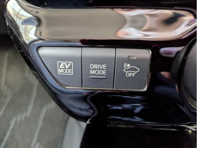 プリウス Ｓ　純正ＳＤナビ　ＢＴオーディオ　ＥＴＣ　バックカメラ　ワンセグＴＶ　ＣＤ再生　オートライト　ＬＥＤヘッドライト　ステアリングリモコン　プッシュスタート　純正１５インチＡＷ　アイドリングストップ（28枚目）