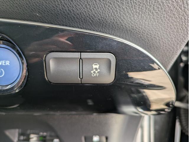 プリウス Ｓ　純正ＳＤナビ　ＢＴオーディオ　ＥＴＣ　バックカメラ　ワンセグＴＶ　ＣＤ再生　オートライト　ＬＥＤヘッドライト　ステアリングリモコン　プッシュスタート　純正１５インチＡＷ　アイドリングストップ（29枚目）