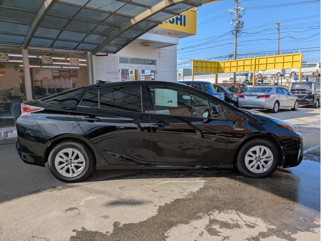 プリウス Ｓ　純正ＳＤナビ　ＢＴオーディオ　ＥＴＣ　バックカメラ　ワンセグＴＶ　ＣＤ再生　オートライト　ＬＥＤヘッドライト　ステアリングリモコン　プッシュスタート　純正１５インチＡＷ　アイドリングストップ（37枚目）