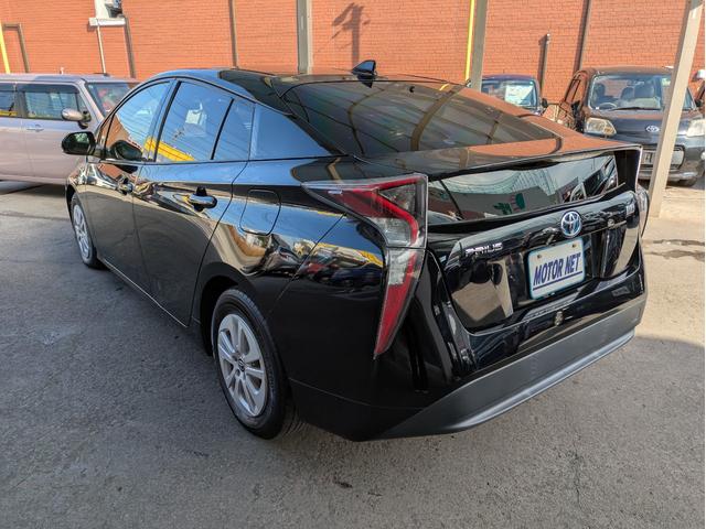 プリウス Ｓ　純正ＳＤナビ　ＢＴオーディオ　ＥＴＣ　バックカメラ　ワンセグＴＶ　ＣＤ再生　オートライト　ＬＥＤヘッドライト　ステアリングリモコン　プッシュスタート　純正１５インチＡＷ　アイドリングストップ（40枚目）