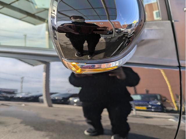 プリウス Ｓ　純正ＳＤナビ　ＢＴオーディオ　ＥＴＣ　バックカメラ　ワンセグＴＶ　ＣＤ再生　オートライト　ＬＥＤヘッドライト　ステアリングリモコン　プッシュスタート　純正１５インチＡＷ　アイドリングストップ（46枚目）