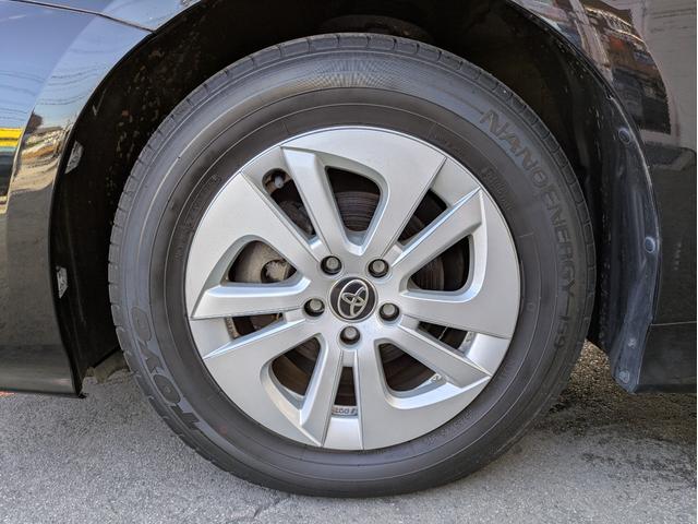 プリウス Ｓ　純正ＳＤナビ　ＢＴオーディオ　ＥＴＣ　バックカメラ　ワンセグＴＶ　ＣＤ再生　オートライト　ＬＥＤヘッドライト　ステアリングリモコン　プッシュスタート　純正１５インチＡＷ　アイドリングストップ（47枚目）