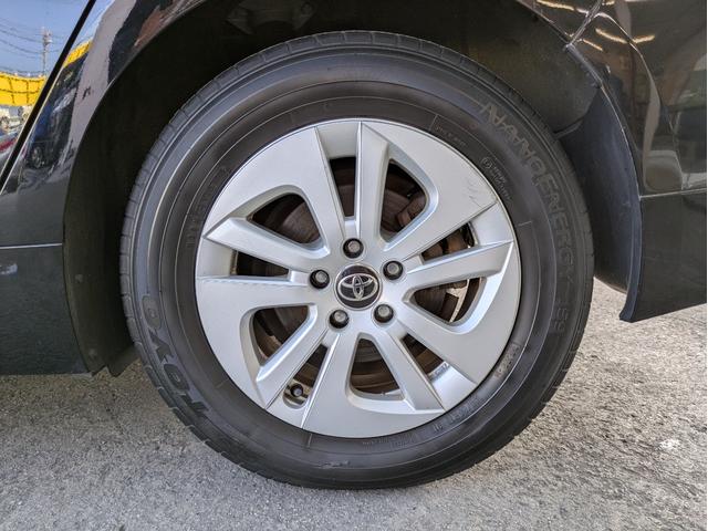 プリウス Ｓ　純正ＳＤナビ　ＢＴオーディオ　ＥＴＣ　バックカメラ　ワンセグＴＶ　ＣＤ再生　オートライト　ＬＥＤヘッドライト　ステアリングリモコン　プッシュスタート　純正１５インチＡＷ　アイドリングストップ（50枚目）