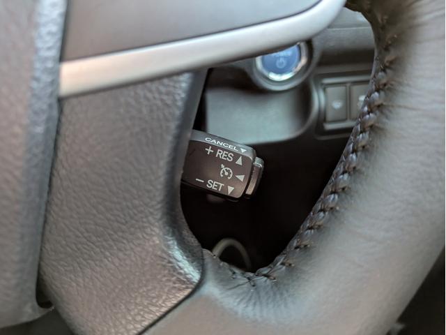 カムリ ハイブリッド　Ｇパッケージ・プレミアムブラック　純正ＳＤナビ　ＢＴオーディオ　ＥＴＣ　バックカメラ　フルセグＴＶ　電動シート　ハーフレザーシート　オートライト　ＬＥＤヘッドライト　オートクルコン　プッシュスタート　純正１７インチＡＷ　フロントフォグ（16枚目）