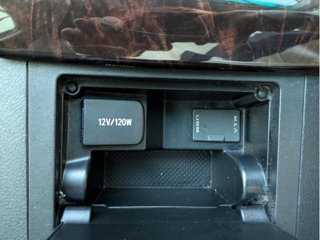 カムリ ハイブリッド　Ｇパッケージ・プレミアムブラック　純正ＳＤナビ　ＢＴオーディオ　ＥＴＣ　バックカメラ　フルセグＴＶ　電動シート　ハーフレザーシート　オートライト　ＬＥＤヘッドライト　オートクルコン　プッシュスタート　純正１７インチＡＷ　フロントフォグ（25枚目）