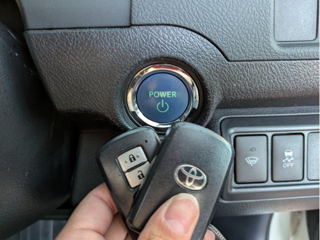 カムリ ハイブリッド　Ｇパッケージ・プレミアムブラック　純正ＳＤナビ　ＢＴオーディオ　ＥＴＣ　バックカメラ　フルセグＴＶ　電動シート　ハーフレザーシート　オートライト　ＬＥＤヘッドライト　オートクルコン　プッシュスタート　純正１７インチＡＷ　フロントフォグ（31枚目）