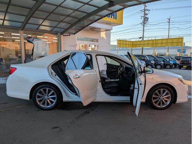 カムリ ハイブリッド　Ｇパッケージ・プレミアムブラック　純正ＳＤナビ　ＢＴオーディオ　ＥＴＣ　バックカメラ　フルセグＴＶ　電動シート　ハーフレザーシート　オートライト　ＬＥＤヘッドライト　オートクルコン　プッシュスタート　純正１７インチＡＷ　フロントフォグ（56枚目）