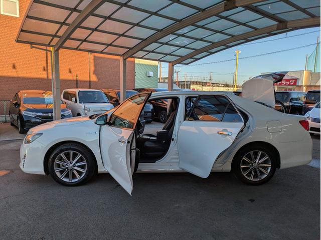 カムリ ハイブリッド　Ｇパッケージ・プレミアムブラック　純正ＳＤナビ　ＢＴオーディオ　ＥＴＣ　バックカメラ　フルセグＴＶ　電動シート　ハーフレザーシート　オートライト　ＬＥＤヘッドライト　オートクルコン　プッシュスタート　純正１７インチＡＷ　フロントフォグ（60枚目）