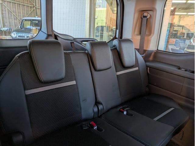 ステップワゴンスパーダ スパーダハイブリッド　Ｇ・ＥＸ　ホンダセンシング　純正ＳＤナビ　ＢＴオーディオ　ＵＳＢ入力端子　後席モニター　ＥＴＣ　全周囲・バックカメラ　　シートヒーター　ハーフレザーシート　オートライト　両側電動スライドドア　追従クルコン　車線逸脱警報装置（10枚目）