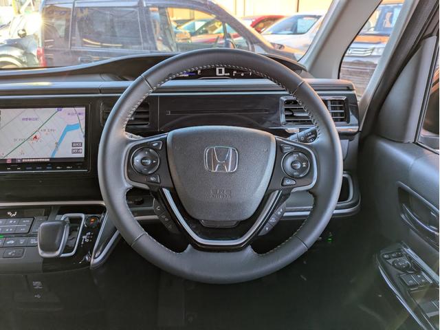 ステップワゴンスパーダ スパーダハイブリッド　Ｇ・ＥＸ　ホンダセンシング　純正ＳＤナビ　ＢＴオーディオ　ＵＳＢ入力端子　後席モニター　ＥＴＣ　全周囲・バックカメラ　　シートヒーター　ハーフレザーシート　オートライト　両側電動スライドドア　追従クルコン　車線逸脱警報装置（16枚目）