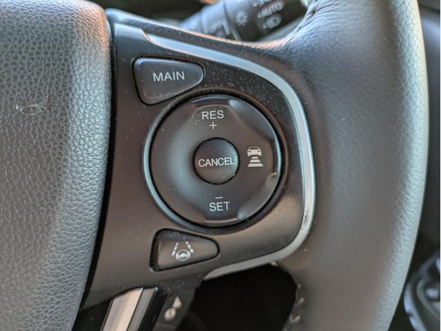 ステップワゴンスパーダ スパーダハイブリッド　Ｇ・ＥＸ　ホンダセンシング　純正ＳＤナビ　ＢＴオーディオ　ＵＳＢ入力端子　後席モニター　ＥＴＣ　全周囲・バックカメラ　　シートヒーター　ハーフレザーシート　オートライト　両側電動スライドドア　追従クルコン　車線逸脱警報装置（19枚目）